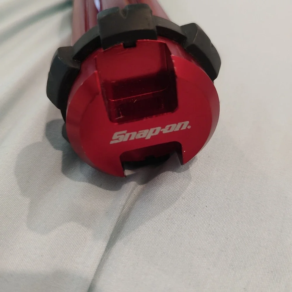 Snap-on Tools 2 D Cell Flashlight red anodized aluminum and rubber grips 13